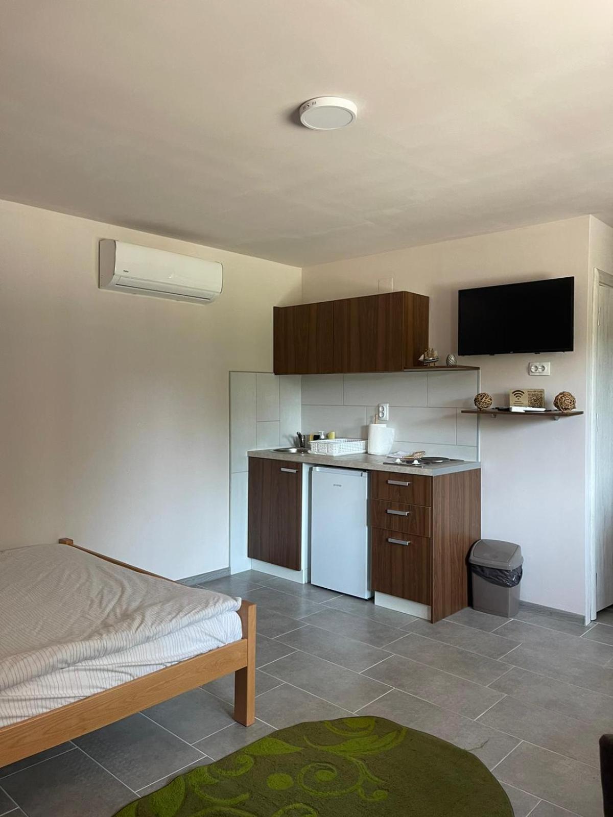 Apartmani Morava 54 Kocino Selo Bagian luar foto