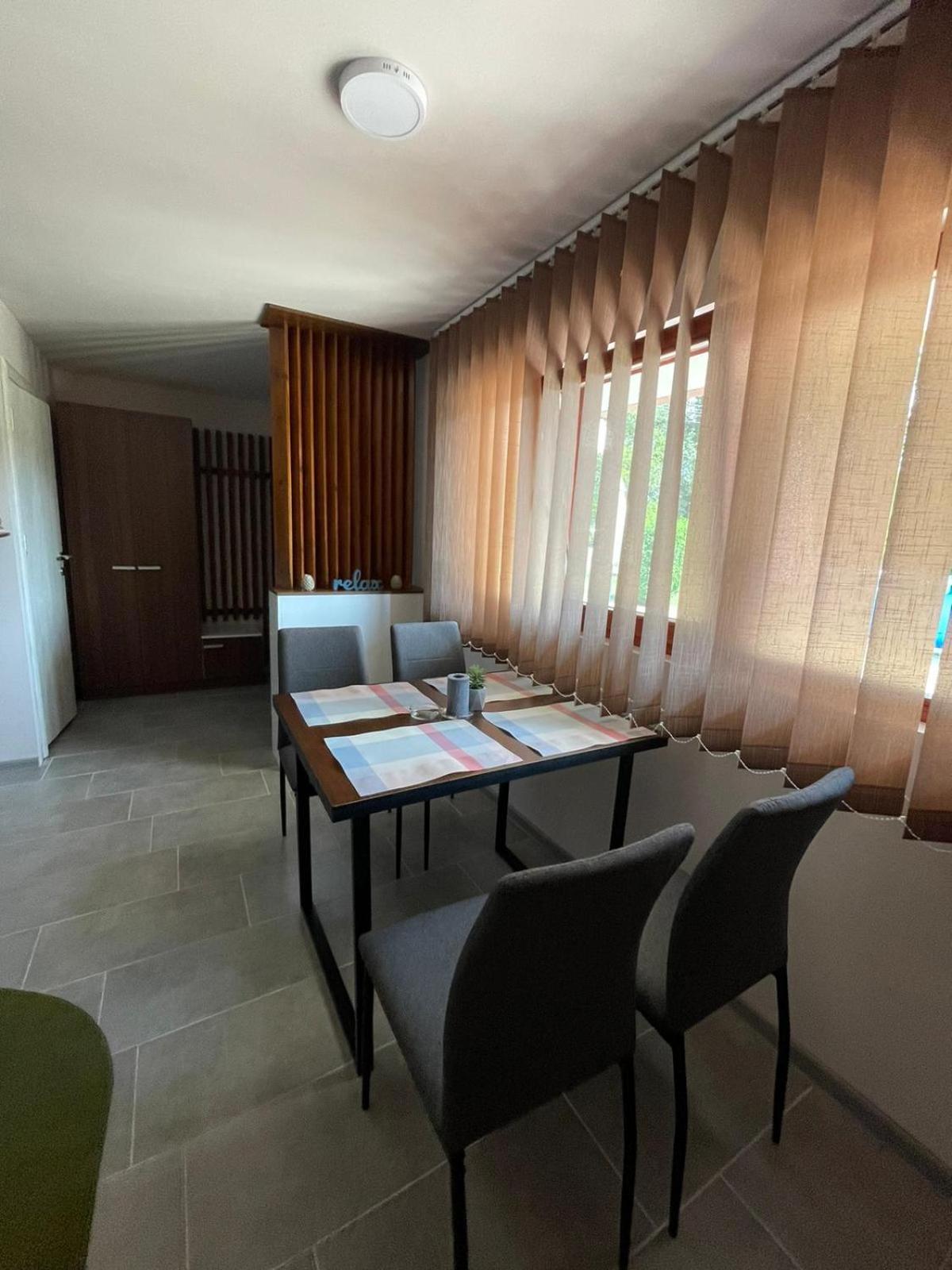 Apartmani Morava 54 Kocino Selo Bagian luar foto