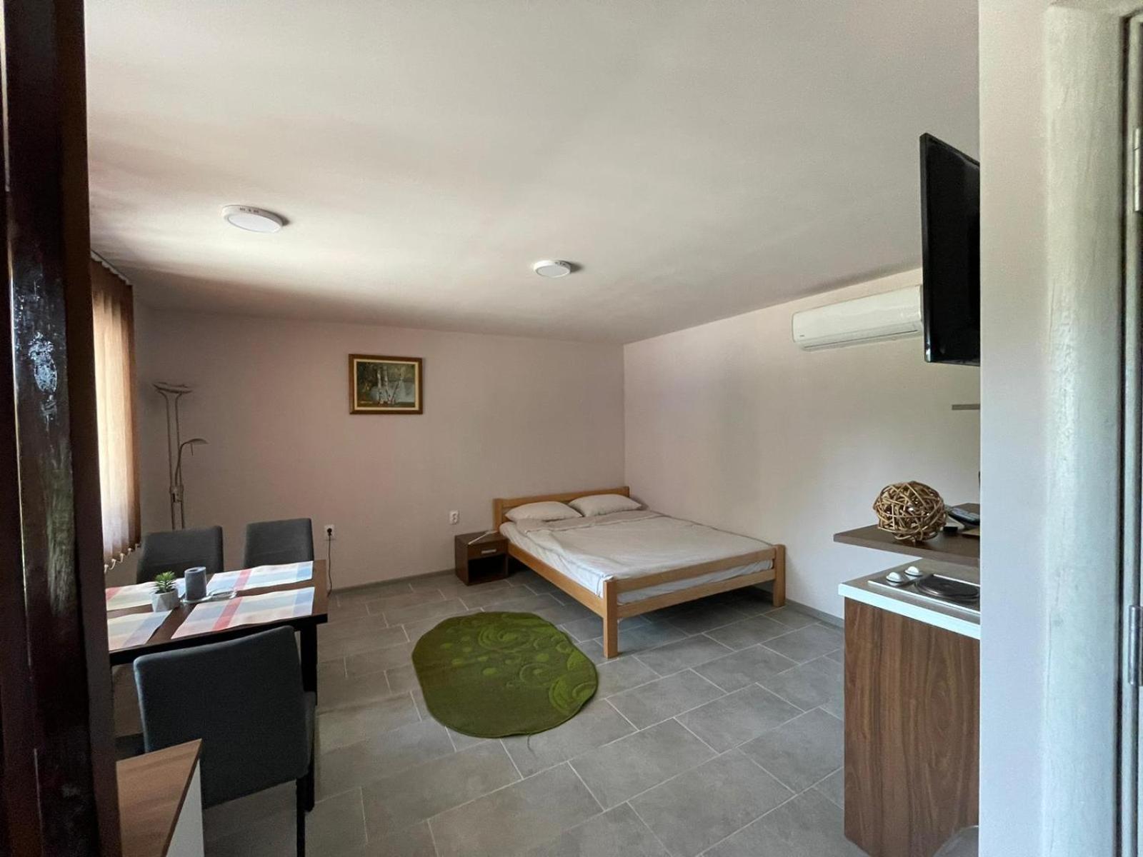 Apartmani Morava 54 Kocino Selo Bagian luar foto