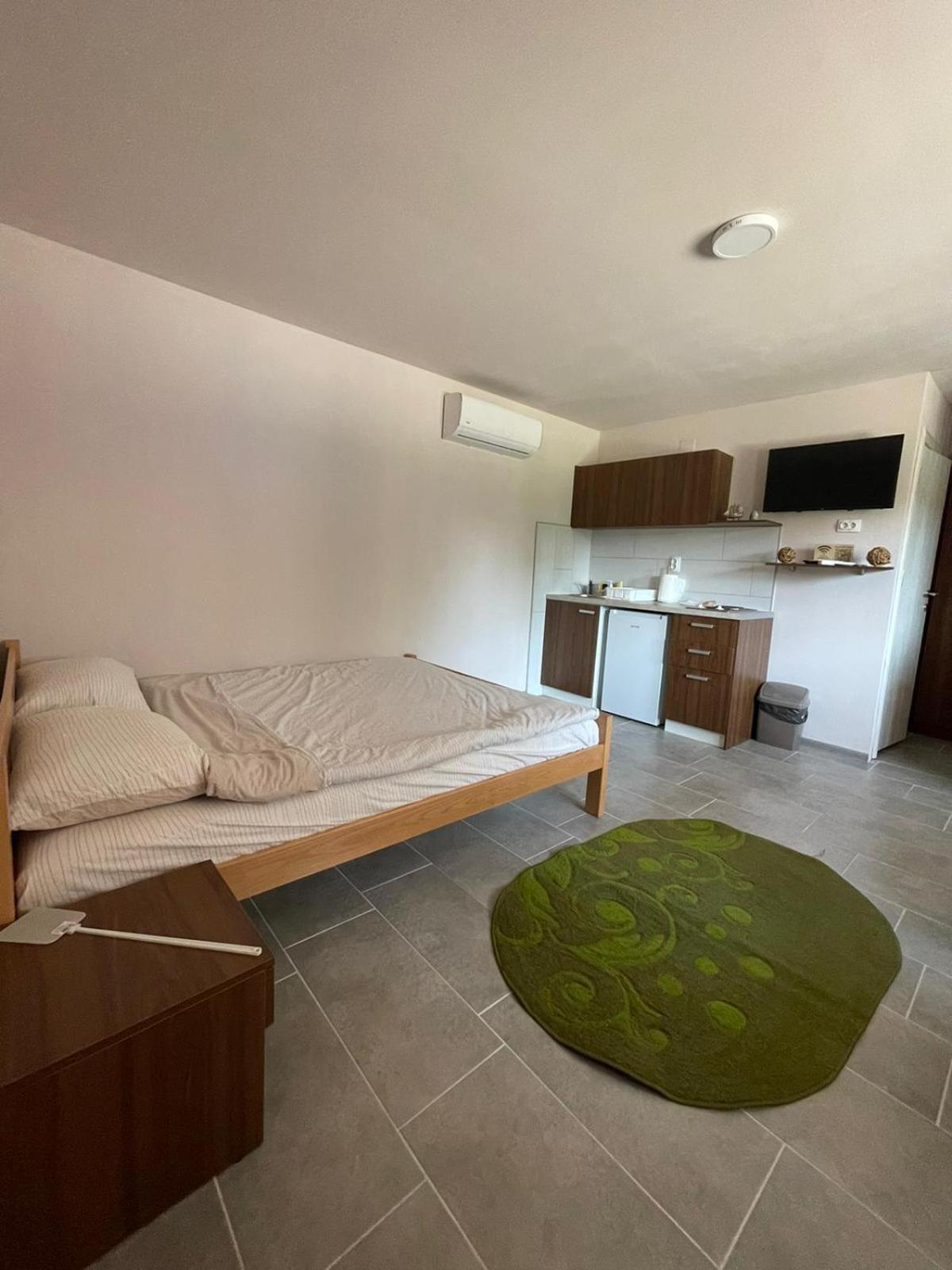 Apartmani Morava 54 Kocino Selo Bagian luar foto